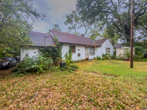 Tiny photo for 2116 SW Harrison St, Topeka, KS 66611 (MLS # 246529)