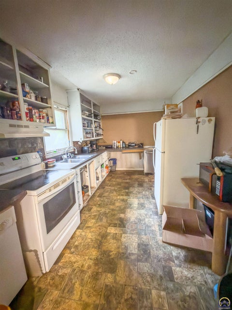 Tiny photo for 2116 SW Harrison St, Topeka, KS 66611 (MLS # 246529)