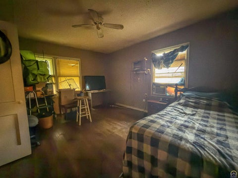 Tiny photo for 2116 SW Harrison St, Topeka, KS 66611 (MLS # 246529)