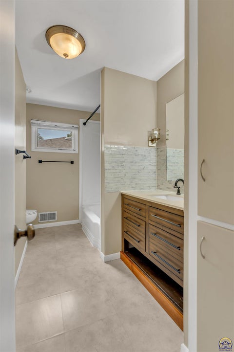 Tiny photo for 1339 SW Ward Pkwy, Topeka, KS 66604 (MLS # 246545)