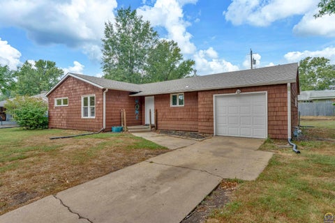 Tiny photo for 1339 SW Ward Pkwy, Topeka, KS 66604 (MLS # 246545)