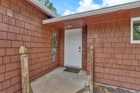 Tiny photo for 1339 SW Ward Pkwy, Topeka, KS 66604 (MLS # 246545)