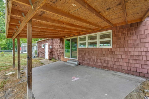Tiny photo for 1339 SW Ward Pkwy, Topeka, KS 66604 (MLS # 246545)