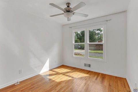Tiny photo for 1339 SW Ward Pkwy, Topeka, KS 66604 (MLS # 246545)