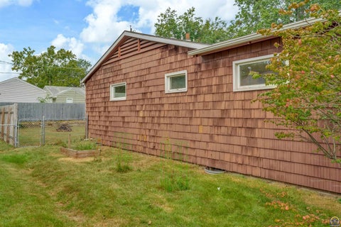 Tiny photo for 1339 SW Ward Pkwy, Topeka, KS 66604 (MLS # 246545)