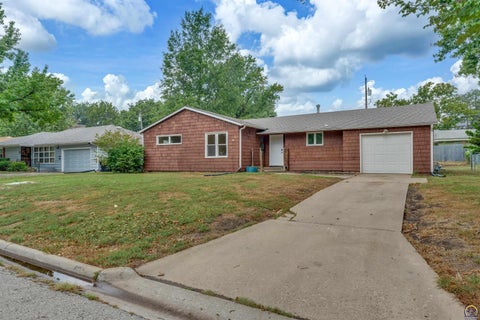 Tiny photo for 1339 SW Ward Pkwy, Topeka, KS 66604 (MLS # 246545)