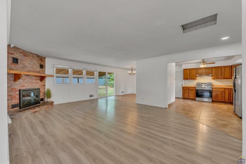 Tiny photo for 1339 SW Ward Pkwy, Topeka, KS 66604 (MLS # 246545)