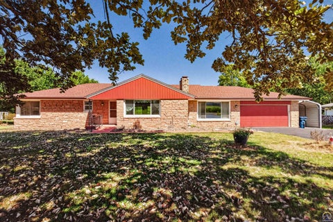 Photo of 2138 NE 39th St, Topeka, KS 66617 (MLS # 246425)