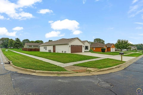 Tiny photo for 4100 SE 33rd St, Topeka, KS 66605 (MLS # 246864)