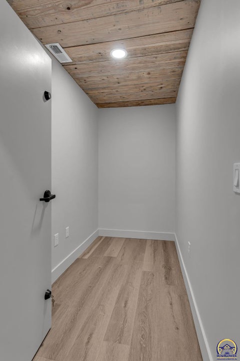 Tiny photo for 4100 SE 33rd St, Topeka, KS 66605 (MLS # 246864)