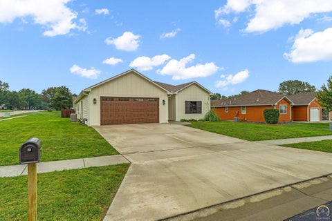 Tiny photo for 4100 SE 33rd St, Topeka, KS 66605 (MLS # 246864)