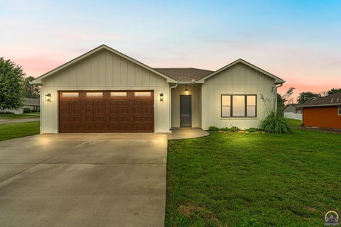 Tiny photo for 4100 SE 33rd St, Topeka, KS 66605 (MLS # 246864)