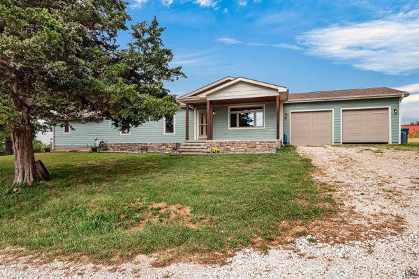 14695 166TH RD, MAYETTA, KS 66509 - Image 6cdc4b9d65d0dbe9f865cf3ed95e3c2d/1315009996