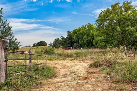 Tiny photo for 14695 166th St, Mayetta, KS 66509 (MLS # 246523)