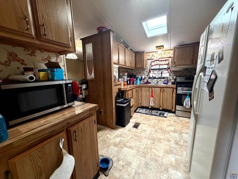 Tiny photo for 503 NE Gordon St, Topeka, KS 66608 (MLS # 246830)