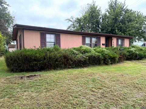 Tiny photo for 503 NE Gordon St, Topeka, KS 66608 (MLS # 246830)