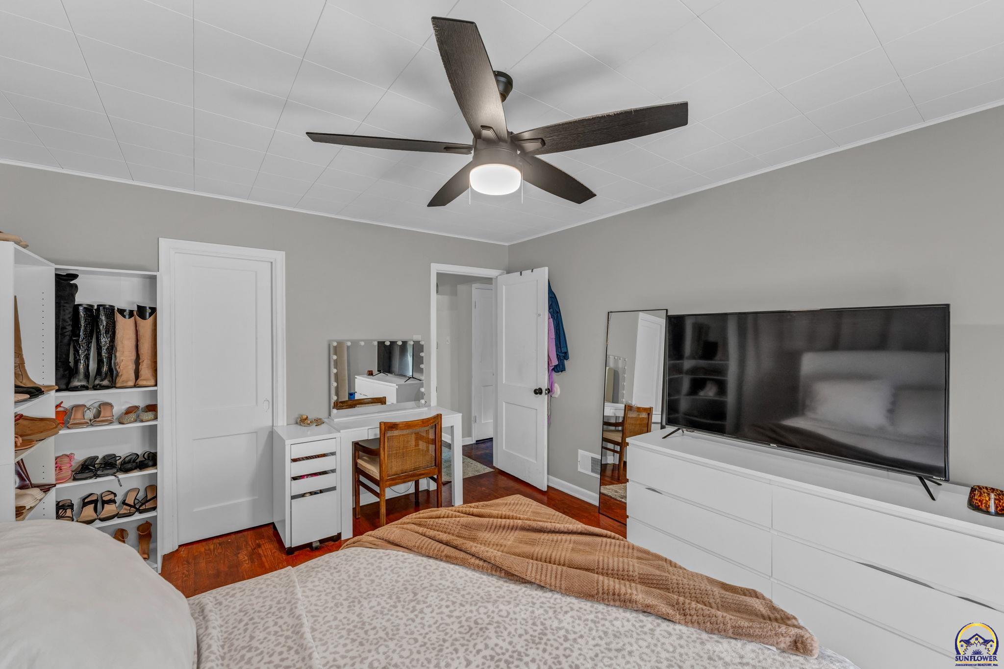 Topeka, Kansas 66611, United States, 3 Bedrooms Bedrooms, ,2 BathroomsBathrooms,Residential,Pending,39161