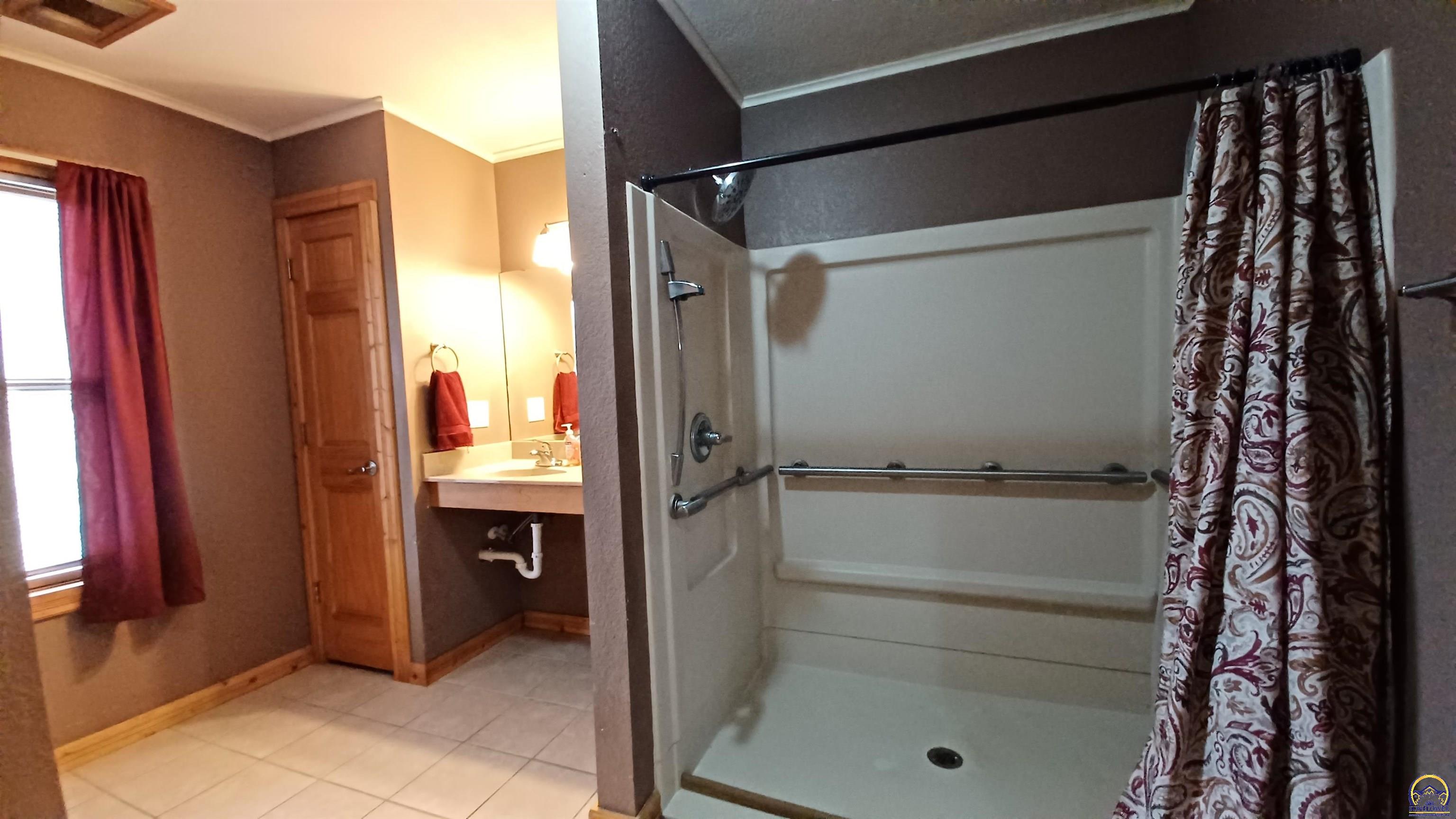 Topeka, Kansas 66608, United States, 2 Bedrooms Bedrooms, ,1 BathroomBathrooms,Residential,Pending,62795