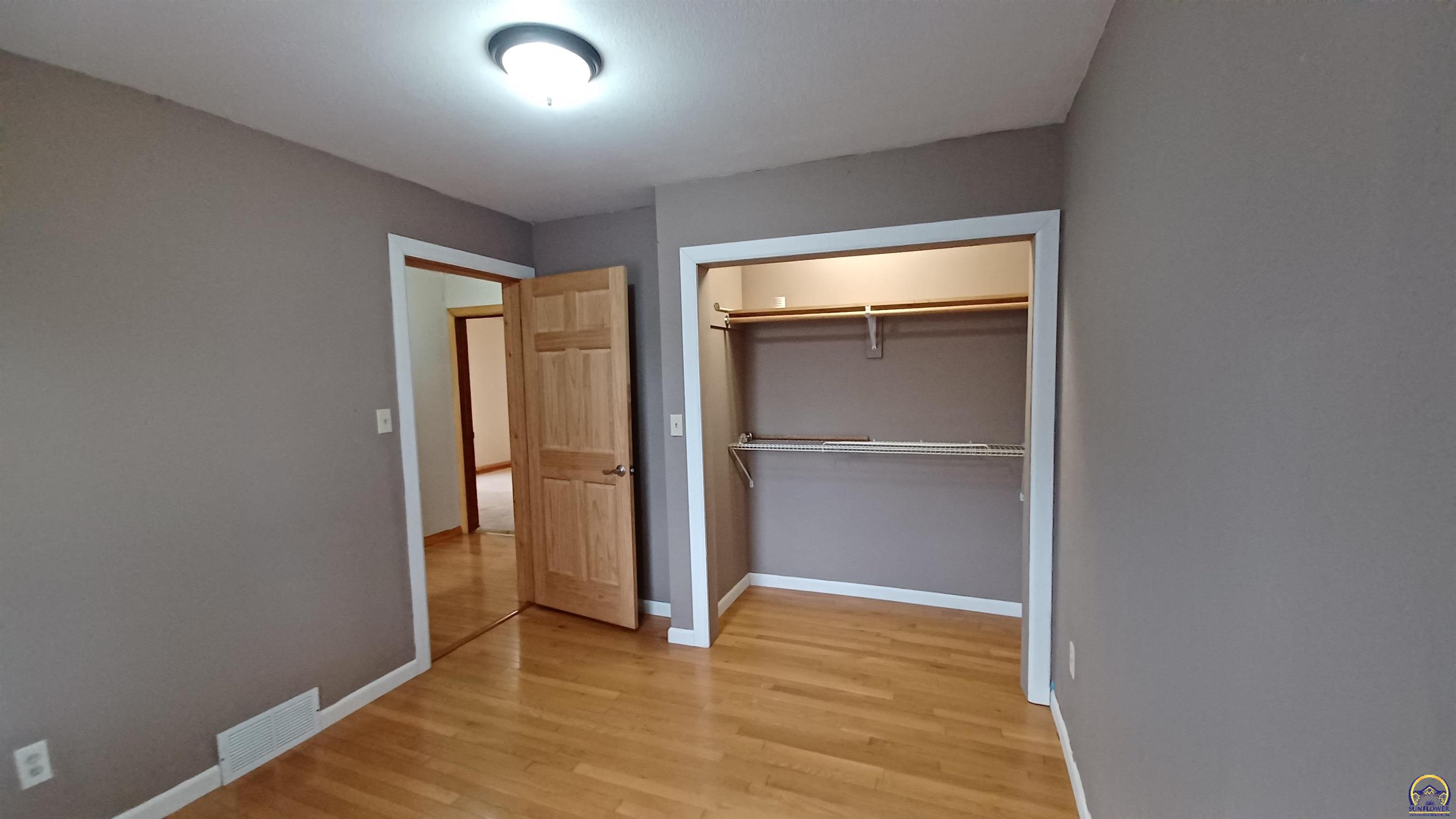 Topeka, Kansas 66608, United States, 2 Bedrooms Bedrooms, ,1 BathroomBathrooms,Residential,Pending,62795