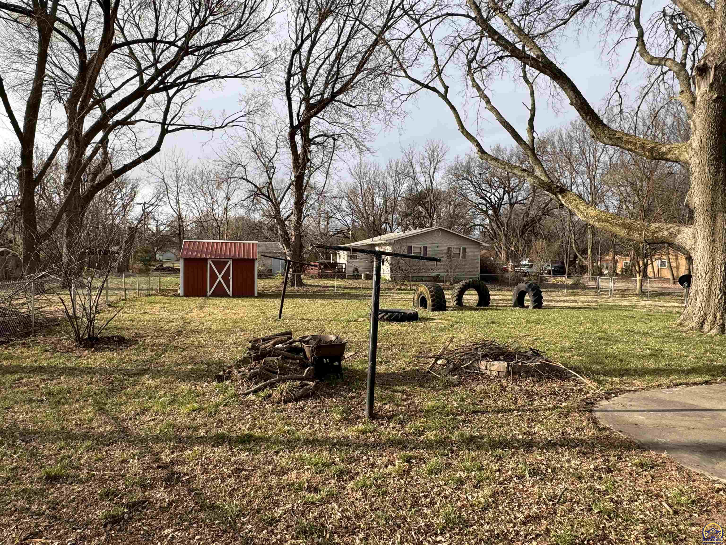 Topeka, Kansas 66608, United States, 2 Bedrooms Bedrooms, ,1 BathroomBathrooms,Residential,Pending,62795