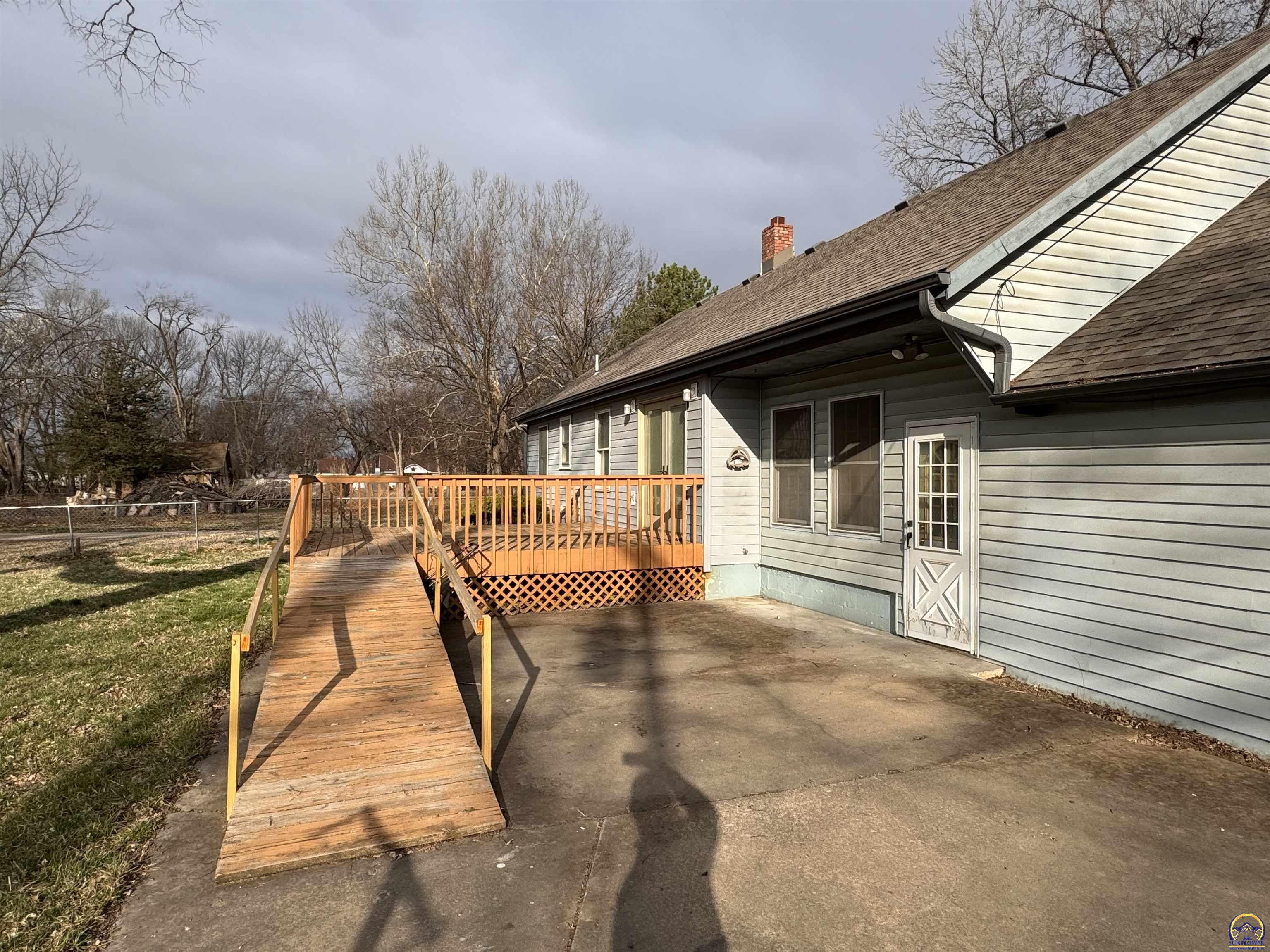 Topeka, Kansas 66608, United States, 2 Bedrooms Bedrooms, ,1 BathroomBathrooms,Residential,Pending,62795