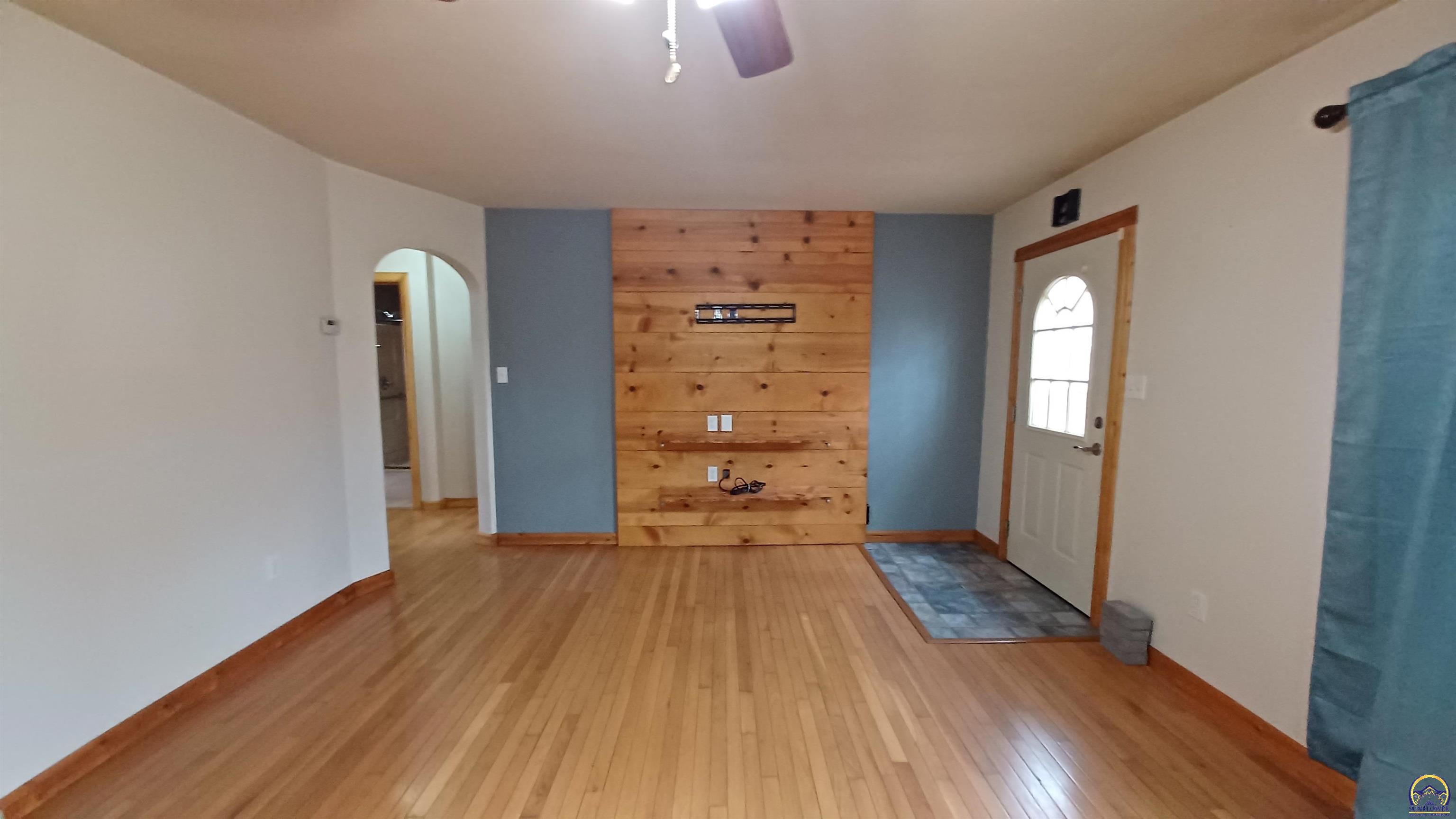 Topeka, Kansas 66608, United States, 2 Bedrooms Bedrooms, ,1 BathroomBathrooms,Residential,Pending,62795