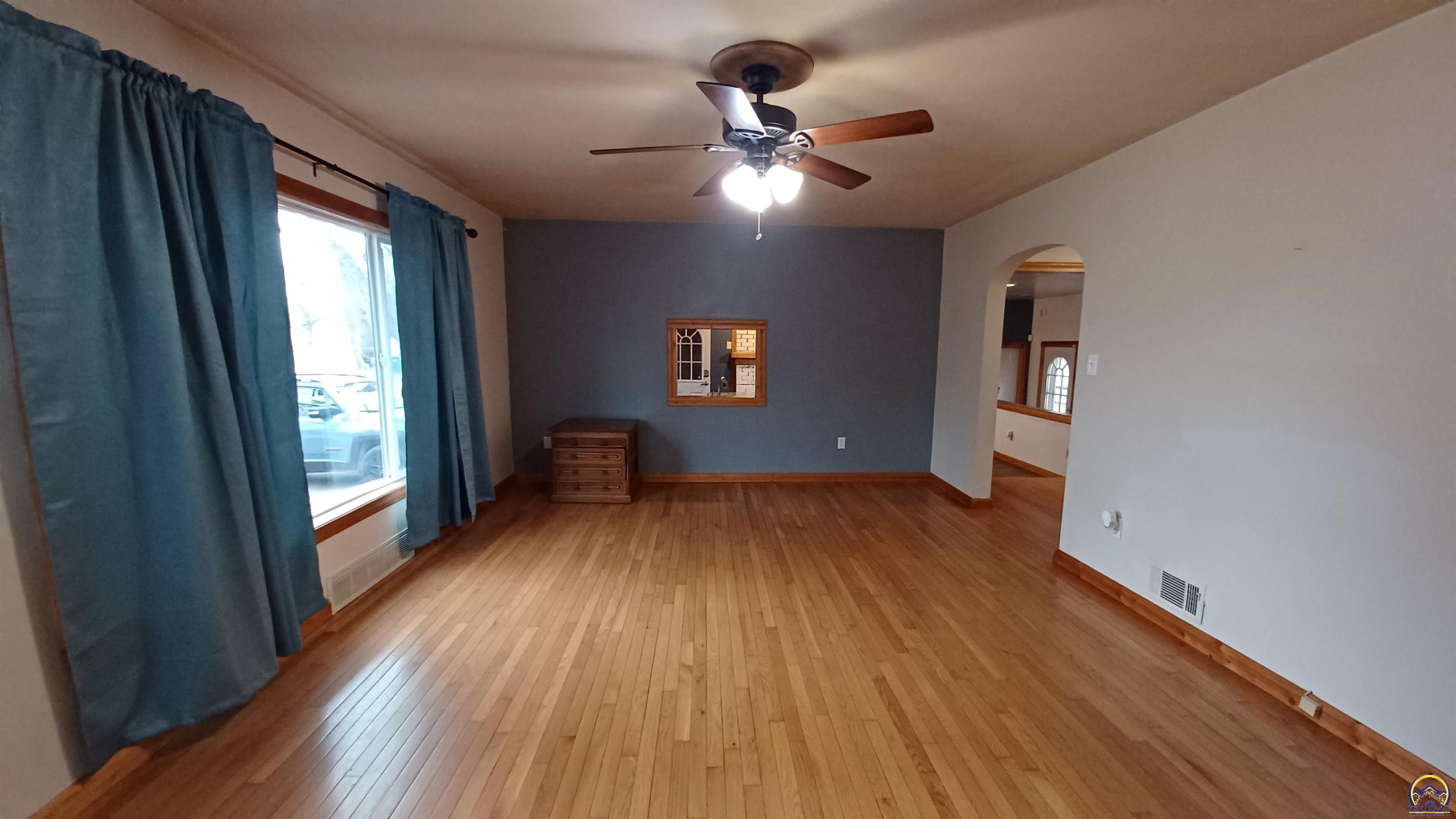 Topeka, Kansas 66608, United States, 2 Bedrooms Bedrooms, ,1 BathroomBathrooms,Residential,Pending,62795