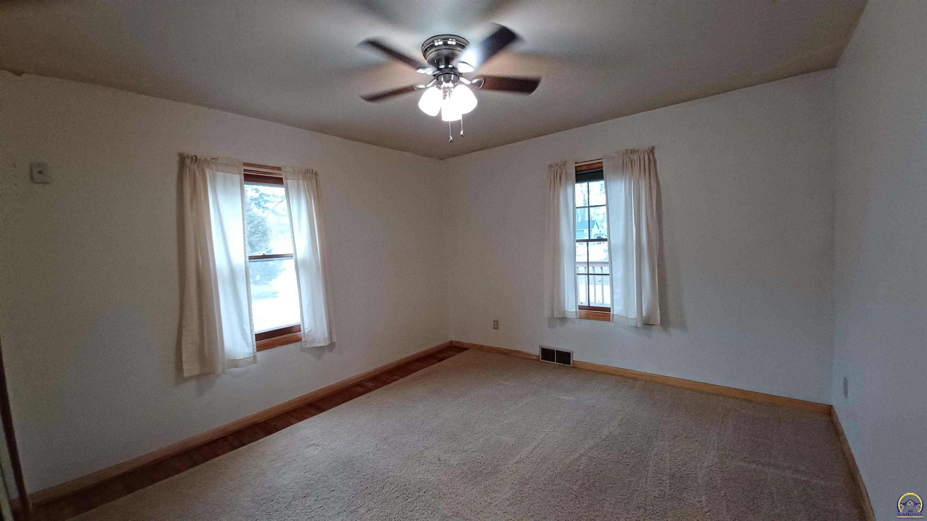 Topeka, Kansas 66608, United States, 2 Bedrooms Bedrooms, ,1 BathroomBathrooms,Residential,Pending,62795