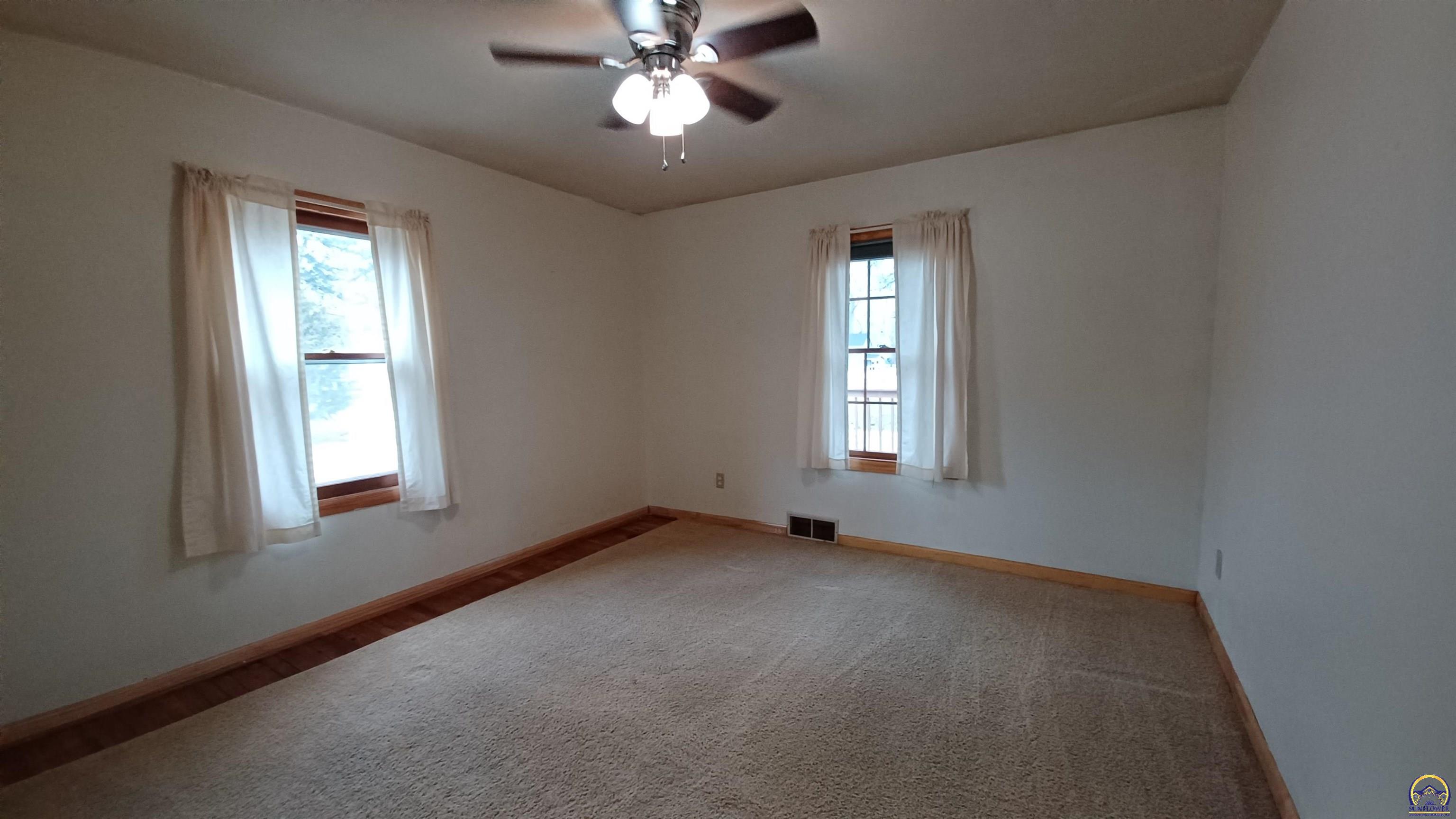 Topeka, Kansas 66608, United States, 2 Bedrooms Bedrooms, ,1 BathroomBathrooms,Residential,Pending,62795