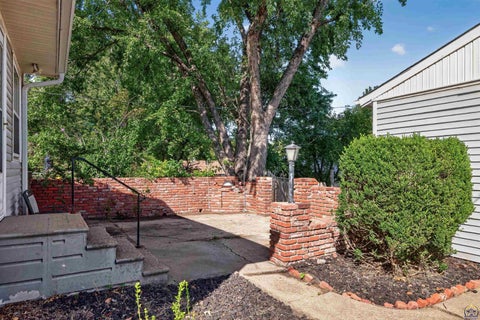 Tiny photo for 220 SW Kendall Ave, Topeka, KS 66606 (MLS # 246720)