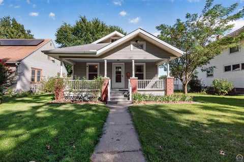 Tiny photo for 220 SW Kendall Ave, Topeka, KS 66606 (MLS # 246720)