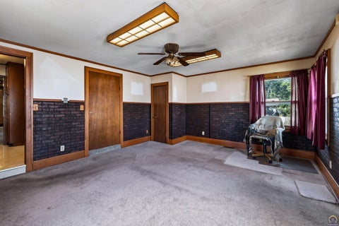 Tiny photo for 220 SW Kendall Ave, Topeka, KS 66606 (MLS # 246720)