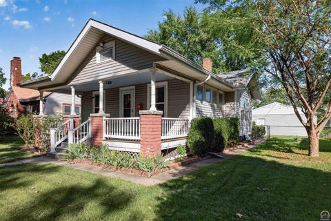 Tiny photo for 220 SW Kendall Ave, Topeka, KS 66606 (MLS # 246720)