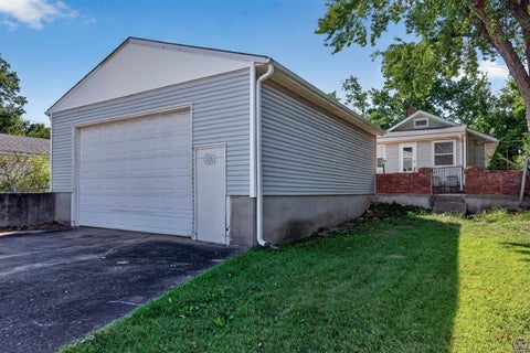 Tiny photo for 220 SW Kendall Ave, Topeka, KS 66606 (MLS # 246720)