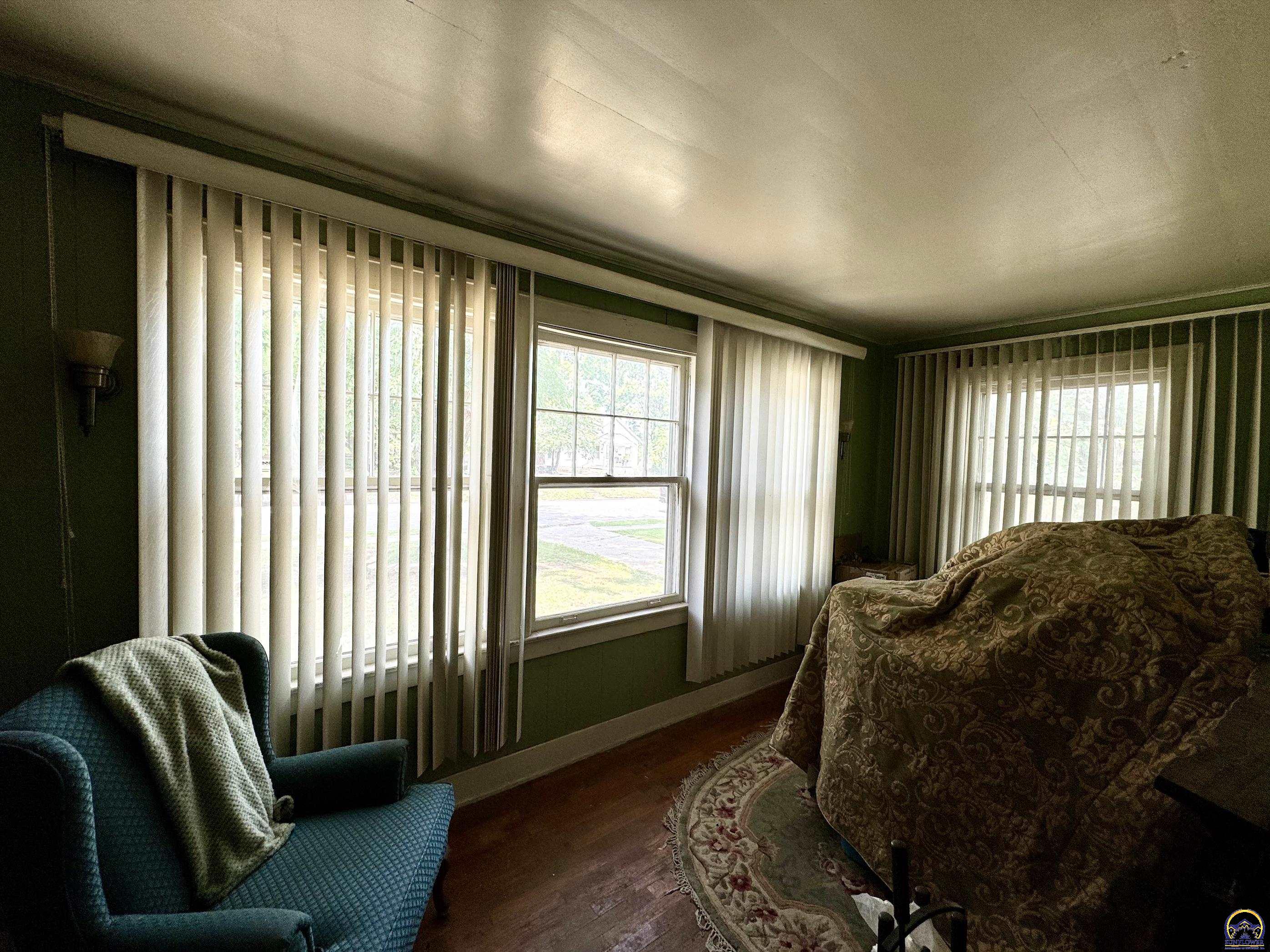 Topeka, Kansas 66607, United States, 3 Bedrooms Bedrooms, ,2 BathroomsBathrooms,Residential,Pending,50856