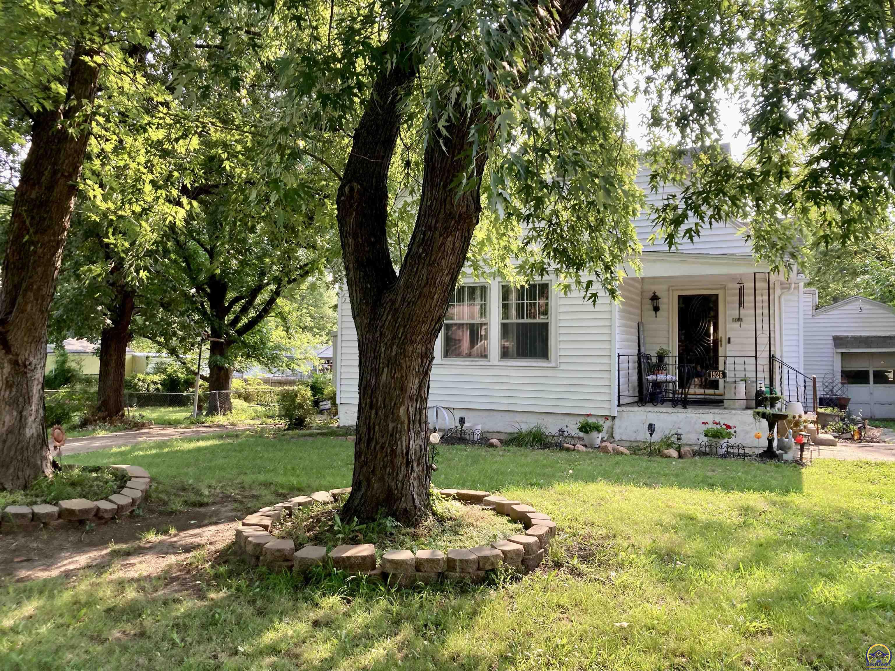 Topeka, Kansas 66607, United States, 3 Bedrooms Bedrooms, ,2 BathroomsBathrooms,Residential,Pending,50856