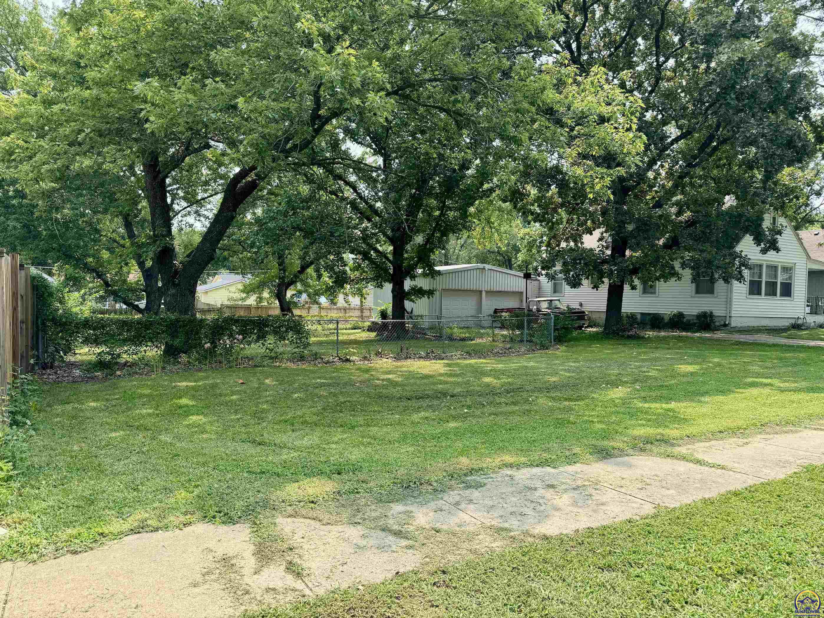 Topeka, Kansas 66607, United States, 3 Bedrooms Bedrooms, ,2 BathroomsBathrooms,Residential,Pending,50856