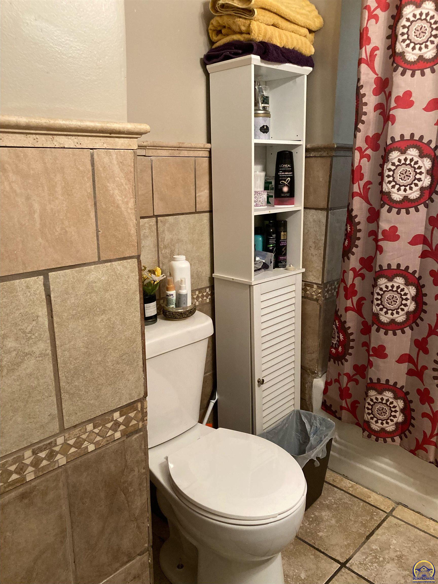 Topeka, Kansas 66607, United States, 3 Bedrooms Bedrooms, ,2 BathroomsBathrooms,Residential,Pending,50856