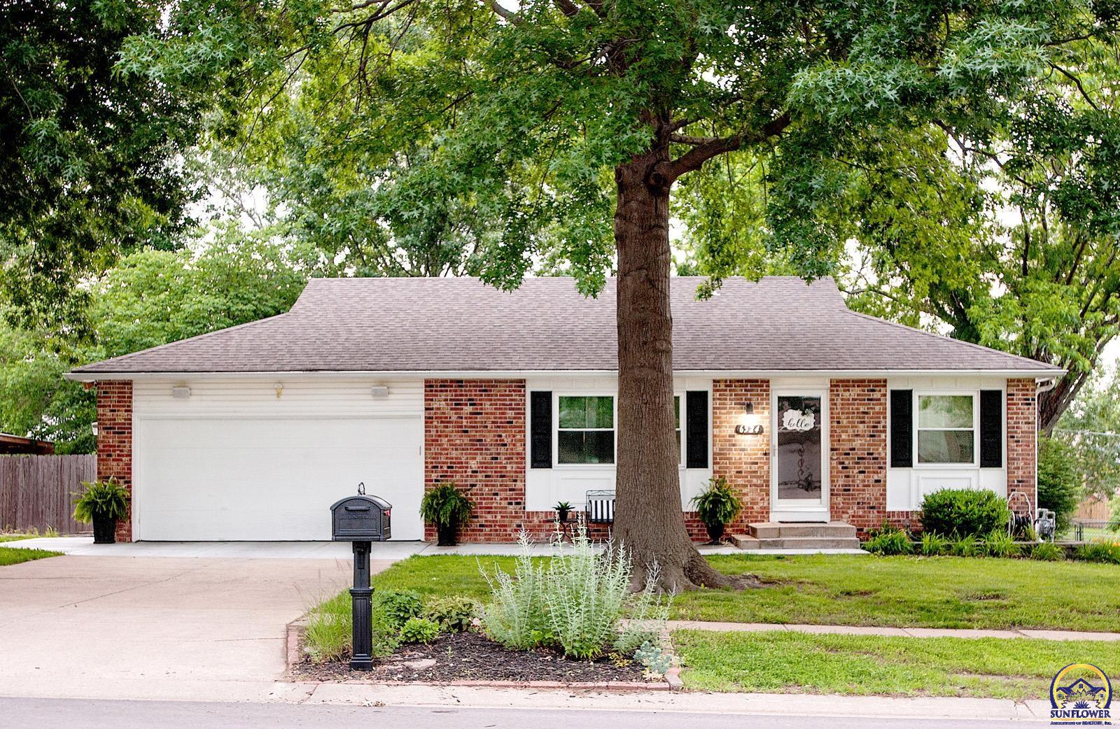 Topeka, Kansas 66614, United States, 4 Bedrooms Bedrooms, ,3 BathroomsBathrooms,Residential,Active,151076 Topeka, Kansas 66614, United States, 4 Bedrooms Bedrooms, ,3 BathroomsBathrooms,Residential,Active,151076