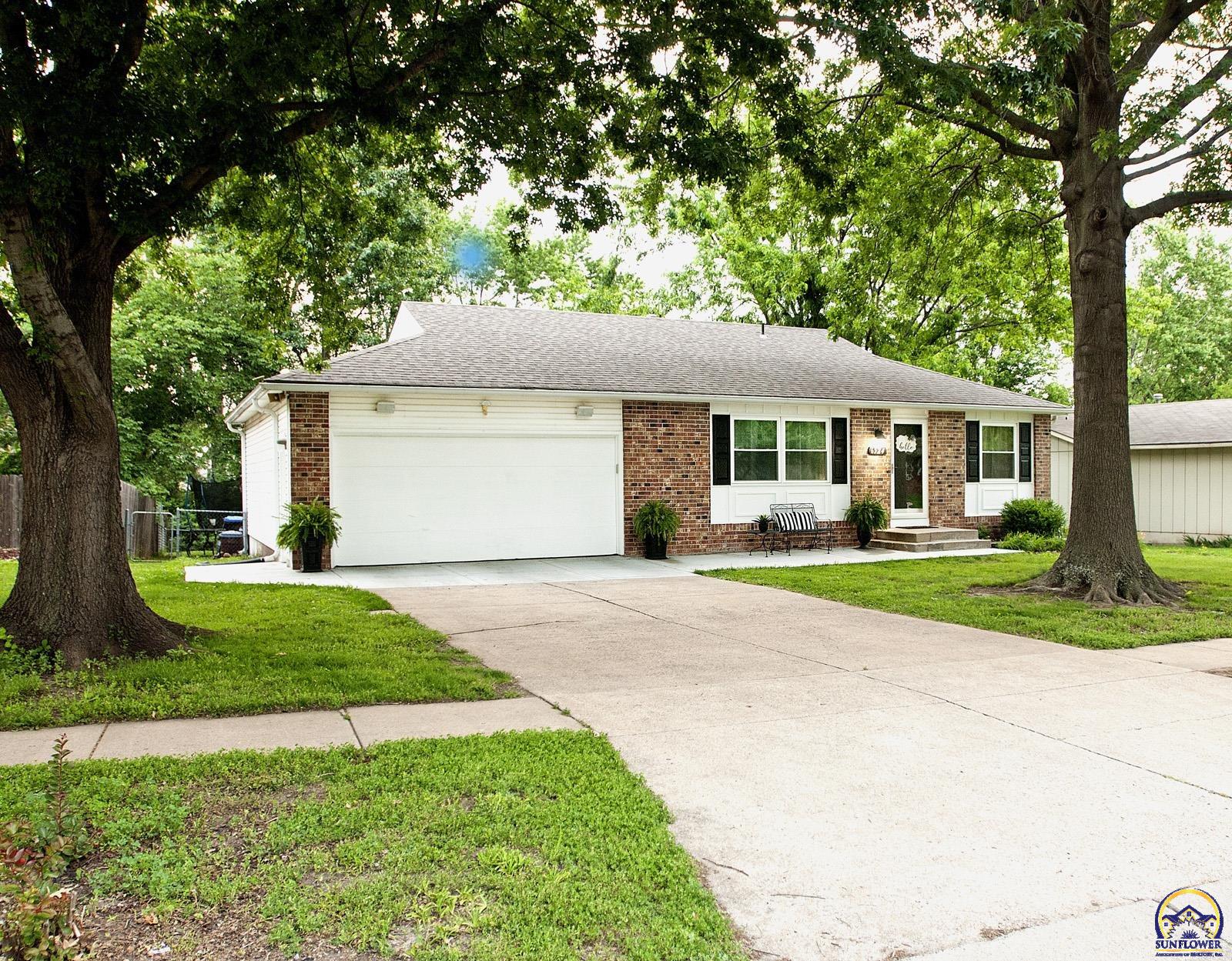 Topeka, Kansas 66614, United States, 4 Bedrooms Bedrooms, ,3 BathroomsBathrooms,Residential,Active,151076