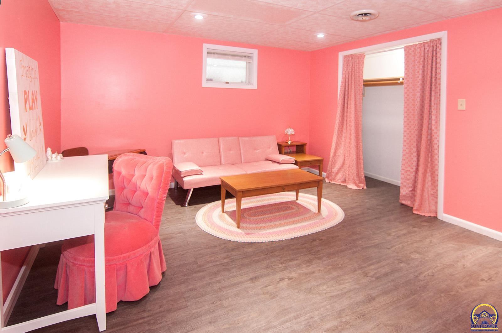 Topeka, Kansas 66614, United States, 4 Bedrooms Bedrooms, ,3 BathroomsBathrooms,Residential,Active,151076