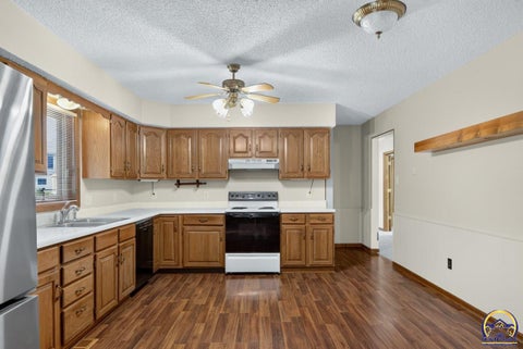 Tiny photo for 3809 SW Nottingham Rd, Topeka, KS 66610 (MLS # 246328)