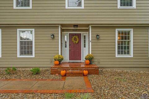 Tiny photo for 6027 SW 36th St, Topeka, KS 66614 (MLS # 246850)