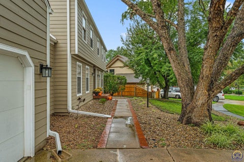 Tiny photo for 6027 SW 36th St, Topeka, KS 66614 (MLS # 246850)