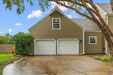 Tiny photo for 6027 SW 36th St, Topeka, KS 66614 (MLS # 246850)