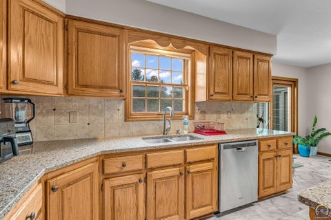 Tiny photo for 6027 SW 36th St, Topeka, KS 66614 (MLS # 246850)