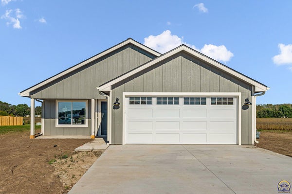1922 NW GREENWOOD CT, TOPEKA, KS 66618 - Image 7332dd8f95bd53e4e5f29db78b2fd1a5/1746914577