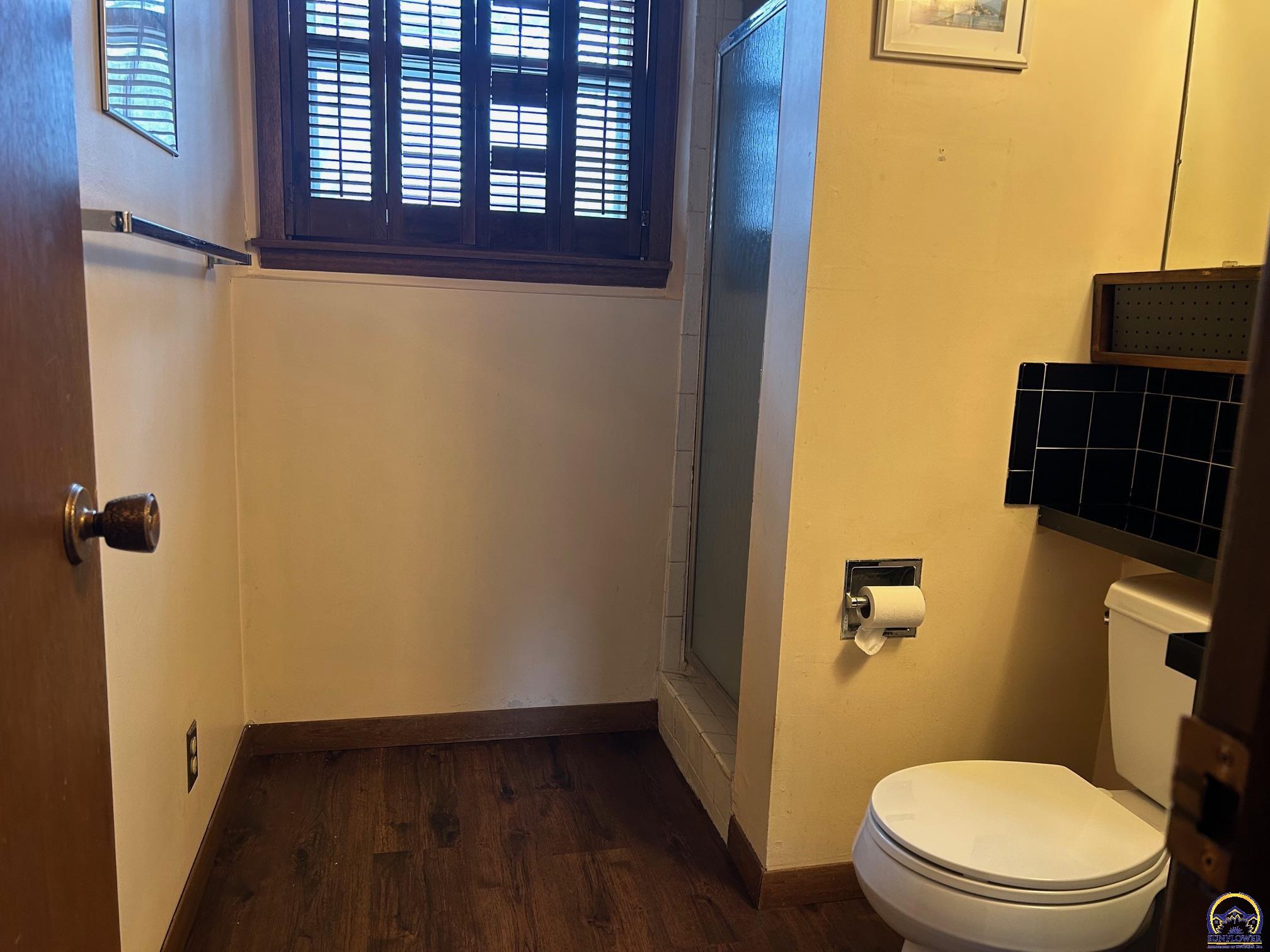 Lawrence, Kansas 66046, United States, 4 Bedrooms Bedrooms, ,2 BathroomsBathrooms,Residential,Pending,61916