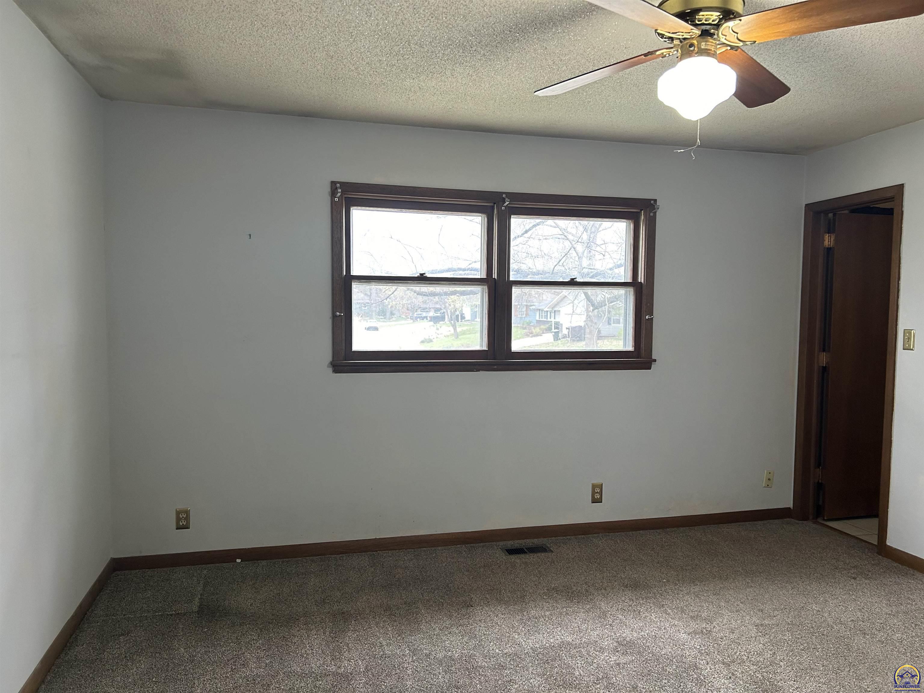 Lawrence, Kansas 66046, United States, 4 Bedrooms Bedrooms, ,2 BathroomsBathrooms,Residential,Pending,61916