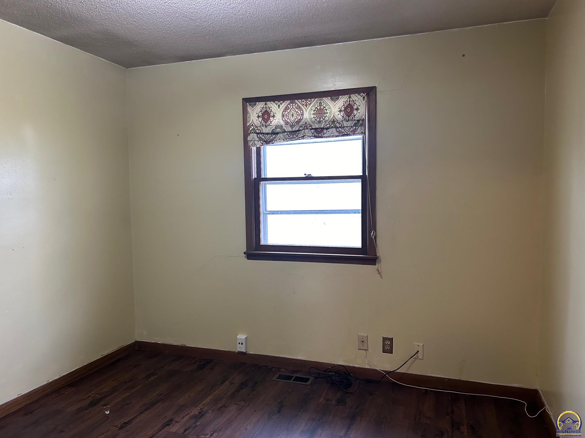 Lawrence, Kansas 66046, United States, 4 Bedrooms Bedrooms, ,2 BathroomsBathrooms,Residential,Pending,61916